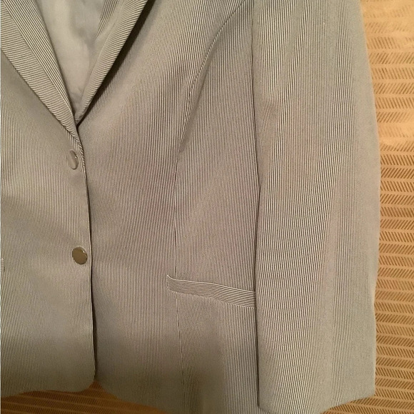 JM STUDIO~BLUE PINSTRIPE~BLAZER~SIZE 16 - Picture 3 of 8